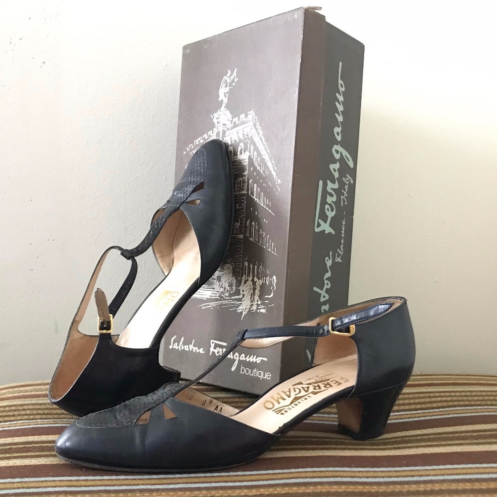 Salvatore Ferragamo Art Deco T-Strap , Navy Blue, Sz 8AA
